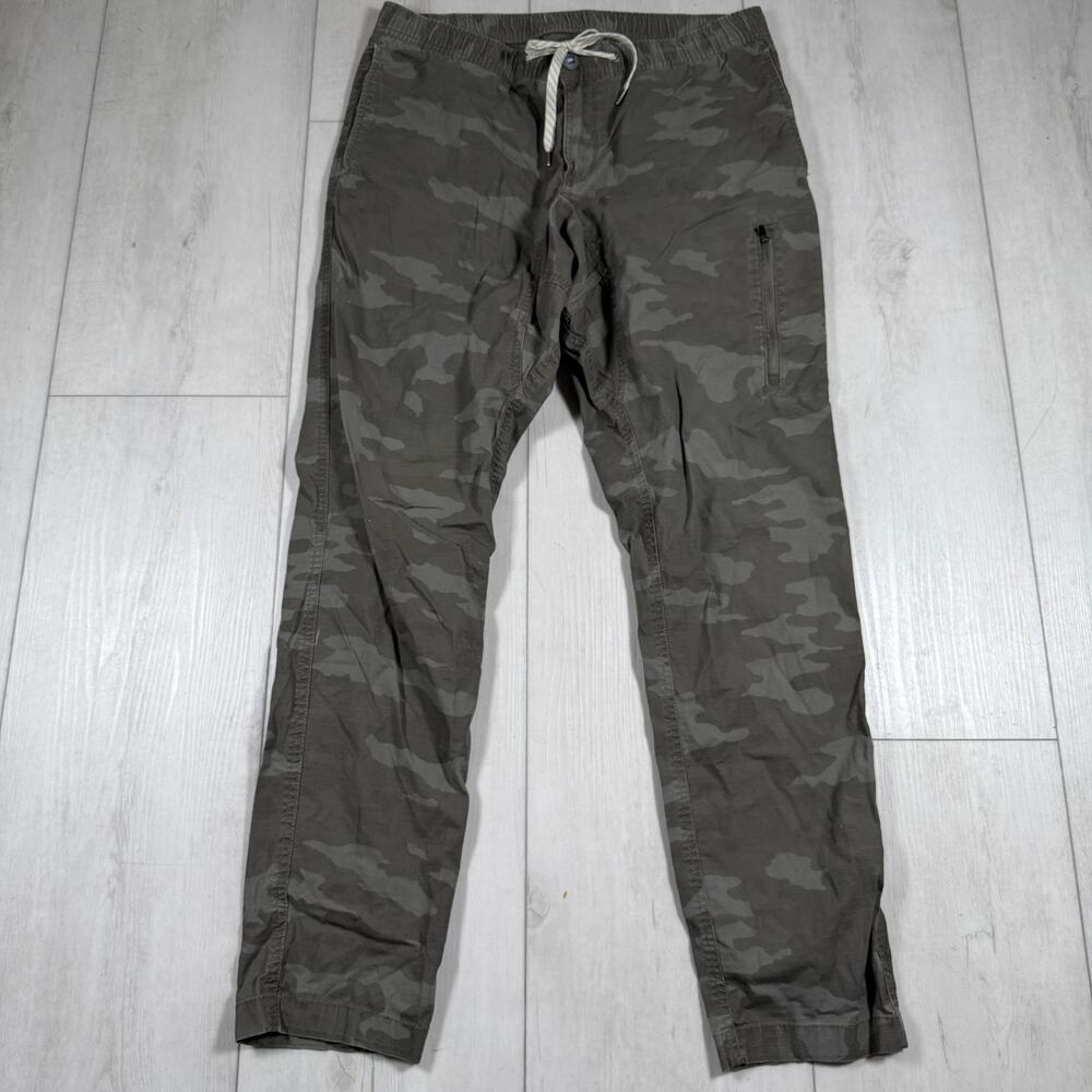 Vuori Pants Men's Size Medium M Green Camo Ripstop The Rise The Shine VW401